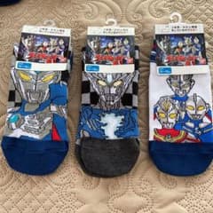 新品 ウルトラマン 靴下 3足セット 16〜18cm②のサムネイル