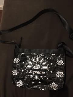 SUPREME ショルダーバッグ　サコッシュのサムネイル