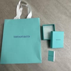 TIFFANY & CO. ショップ袋と箱のサムネイル