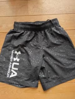 UNDER ARMOUR ブラックショートパンツ S/Mのサムネイル