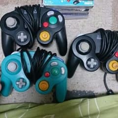 ニンテンドーゲームキューブコントローラのサムネイル