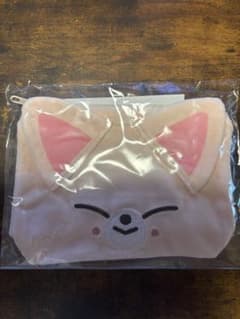 オンラインくじ ~straykids~スクエアポーチ Foxl.Nyのサムネイル