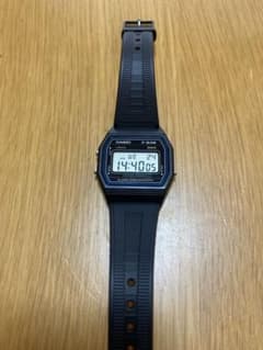CASIO カシオ　F-84W チープカシオ　腕時計　美品のサムネイル