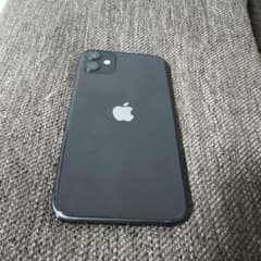 Apple iPhone 11 ブラック 本体 - メルカリ