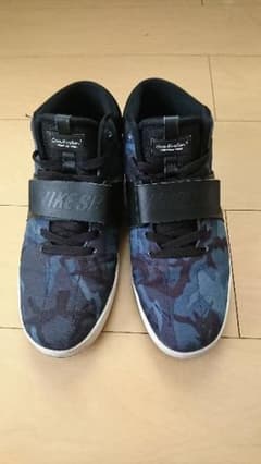 NIKE SB ERICKOSTON mid PREMIUMのサムネイル