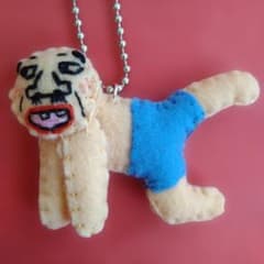ハンドメイド　フェルトマスコット ヨガおじさん　スカイブルースパッツ
