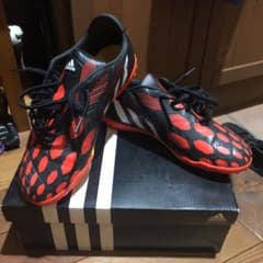 アディダス サッカートレーニングシューズのサムネイル