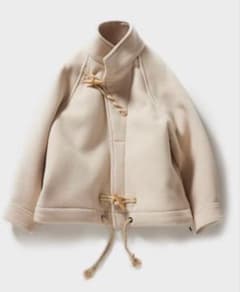 HYKE ダッフルコート　クリーム色のサムネイル