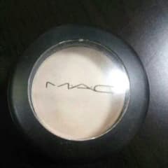 ☆MAC  アイシャドー  バニラ  ☆値下げ!!のサムネイル