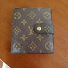 LOUIS VUITTON モノグラム 二つ折り財布のサムネイル