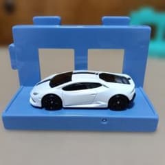 Hot Wheels Lamborghini Huracanのサムネイル