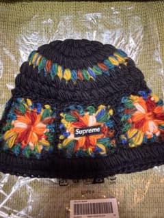 Supreme ニット帽 花柄刺繍 黒 Supreme 花柄刺繍 ニット帽 黒 - メルカリ
