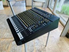 MACKIE.1642VLZ PRO SKBケース入りのサムネイル