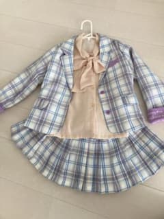 女の子フォーマルスーツ　入学式用スーツのサムネイル