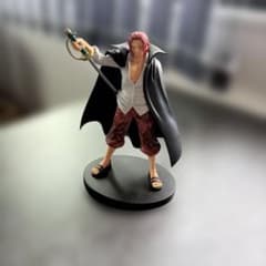 ワンピース シャンクス フィギュアのサムネイル