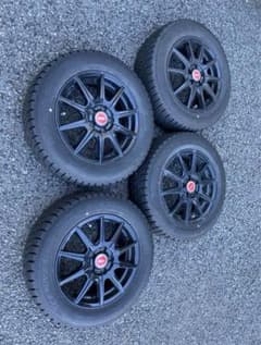 【美品】即日発送 スタッドレスタイヤ　ホイール込み　185/65R15のサムネイル