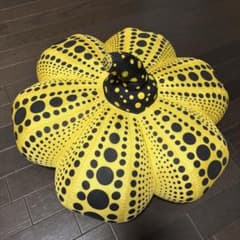 草間彌生　かぼちゃクッション　オブジェ 草間彌生 かぼちゃクッション オブジェ - メルカリ
