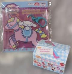 シナモンロール　アクリルチャーム＆シール