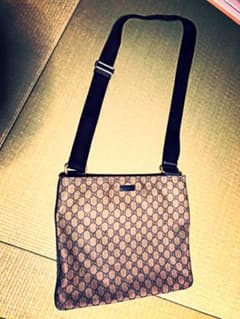 GUCCIショルダーバッグのサムネイル