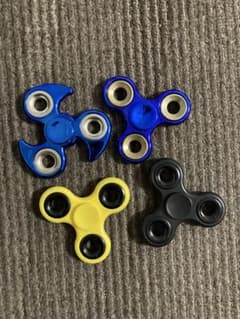 ハンドスピナー 4個セットのサムネイル