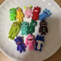 モンスター キーチャーム 12個セット デコ ハンドメイド キーホルダーのサムネイル
