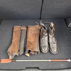 乗馬初心者セット　ショートブーツ　チャップス　ムチのサムネイル