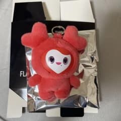 JYP FLAGSHIP TOKYO バッグチャーム TWICE チェンブリー - メルカリ