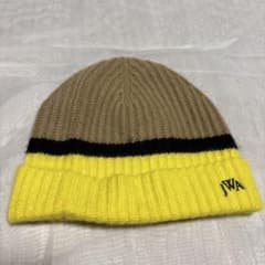 ユニクロ　JW ANDERSON ニット帽 ブラウン/イエローのサムネイル