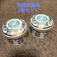 （新品未開封）マリーアントワネット展 チャーム入りクッキー缶 ２缶セットのサムネイル