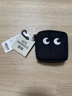 新品　ANYA HINDMARCH UNIQLO パッカブルバッグ ブラックのサムネイル