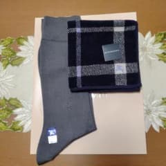 【さきき　様専用です。】Burberryの靴下とハンカチのサムネイル