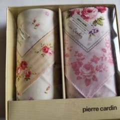 新品未使用!!pierre cardin 花柄ハンカチ 2枚セット(大判)のサムネイル