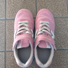New Balanceスニーカー22.5㌢のサムネイル