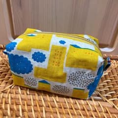 ハンドメイド　ポーチ　化粧ポーチのサムネイル