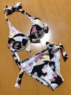 花柄水着♡ビキニのサムネイル