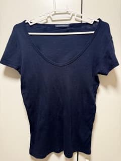 BRANDY MELVILLE ネイビー 半袖Tシャツのサムネイル