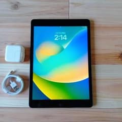 Apple iPad 第8世代 32GB 本体 充電器 コード - メルカリ