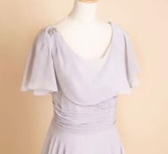 シフォン素材シルバーグレーのロングドレスのサムネイル