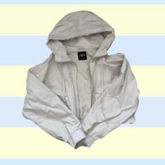【値下げ】ZARA ショート丈　フード付きホワイトジャケット Mのサムネイル