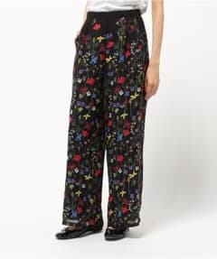 定価の約80%オフ！lilybrown 花柄 スリットパンツのサムネイル