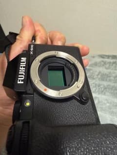 FUJIFILM X-S10 本体 + バッテリー3個 - メルカリ