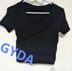 新品未使用 GYDA トップス ジェイダ ストレッチ素材のサムネイル