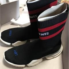 vetements×reebokのサムネイル