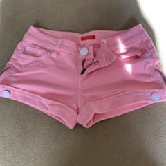 ショートパンツのサムネイル