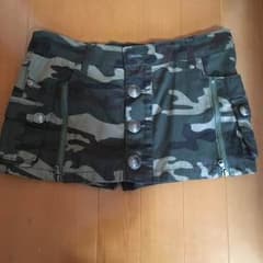 迷彩柄ショートパンツのサムネイル