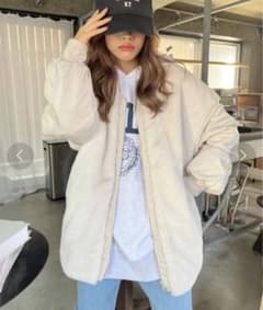 新品⭐︎moment+ フェイクファー切替ノーカラージップアップミリタリーブルゾンのサムネイル