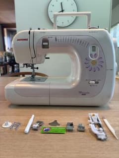 【ジャンク品】ジャノメ 電子ミシン マリエッタ 8080 本体・カバー付のサムネイル