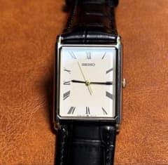 A82 希少 稼動品 SEIKO quartz スクエア型 90年代ヴィンテージ - メルカリ