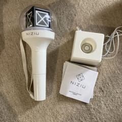 n*z様 NiziU OFFICIAL LIGHT STICK ペンライトのサムネイル
