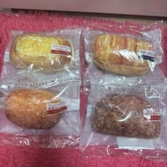 セブンベーカリー パン型クッション 4種セットのサムネイル